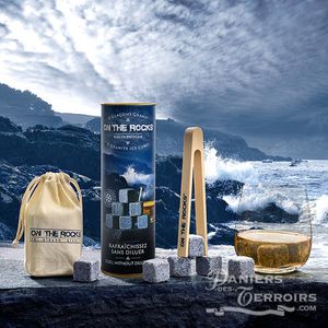 Bleu de Bretagne gift box with 6 granite ice cubes and 1 clip