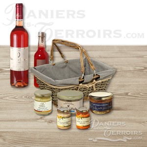 Country picnic basket